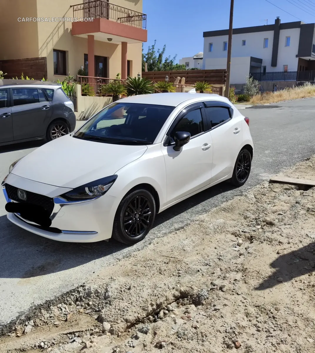 Mazda 2 2022