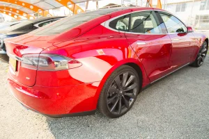 Tesla Model S 2015