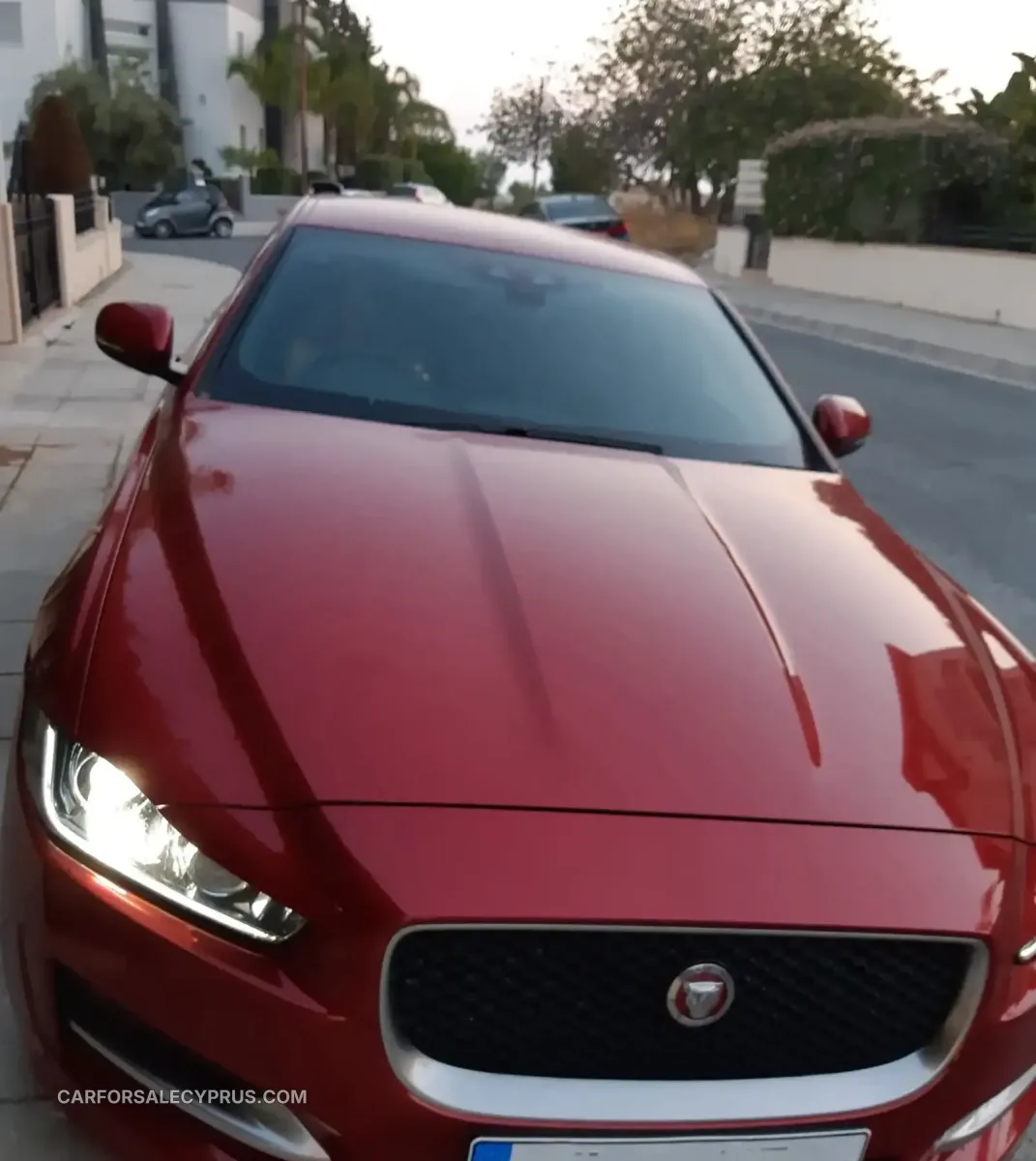 Jaguar XE 2019