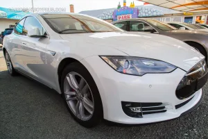 Tesla Model S 2014