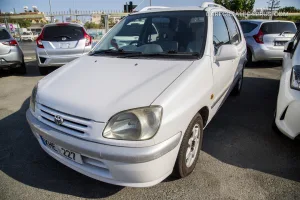 Toyota Raum 1999