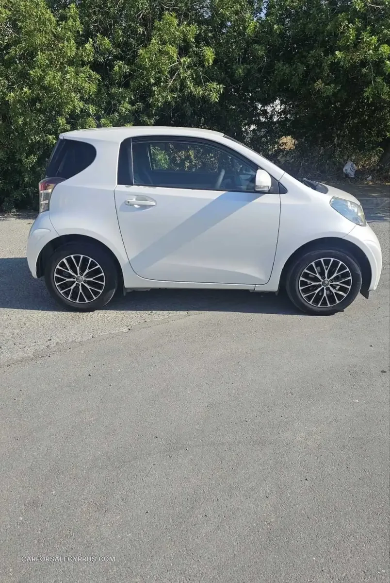 Toyota IQ 2013