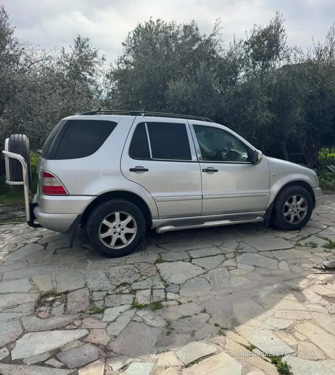 Mercedes-Benz ML-Class 2000