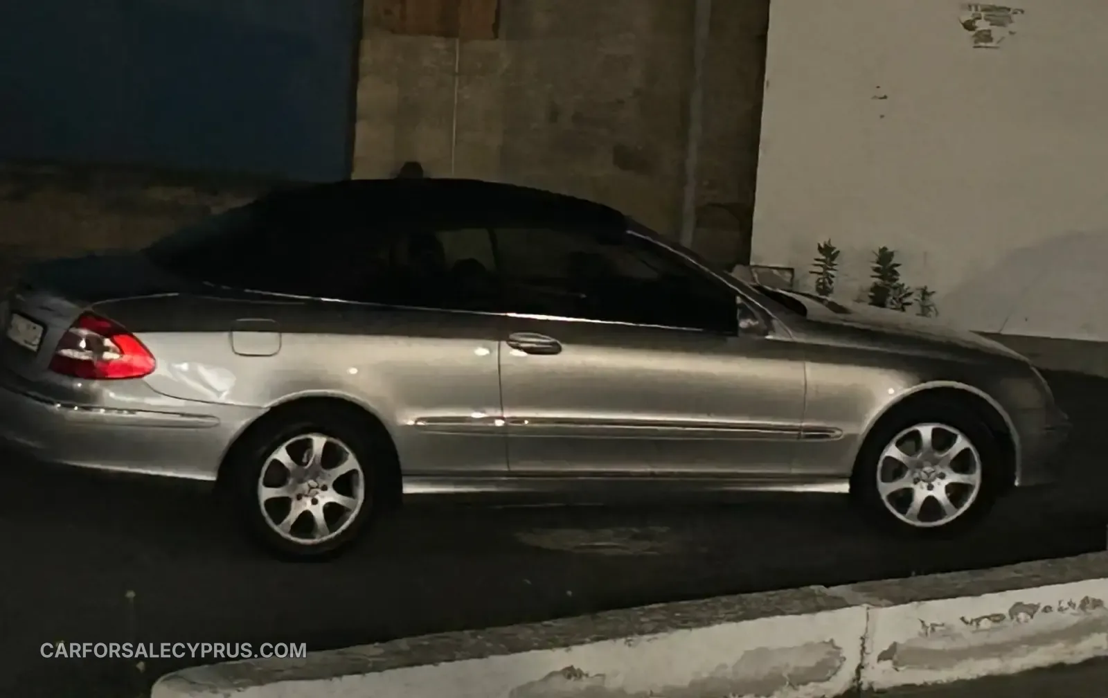 Mercedes-Benz CLK-Class 2004