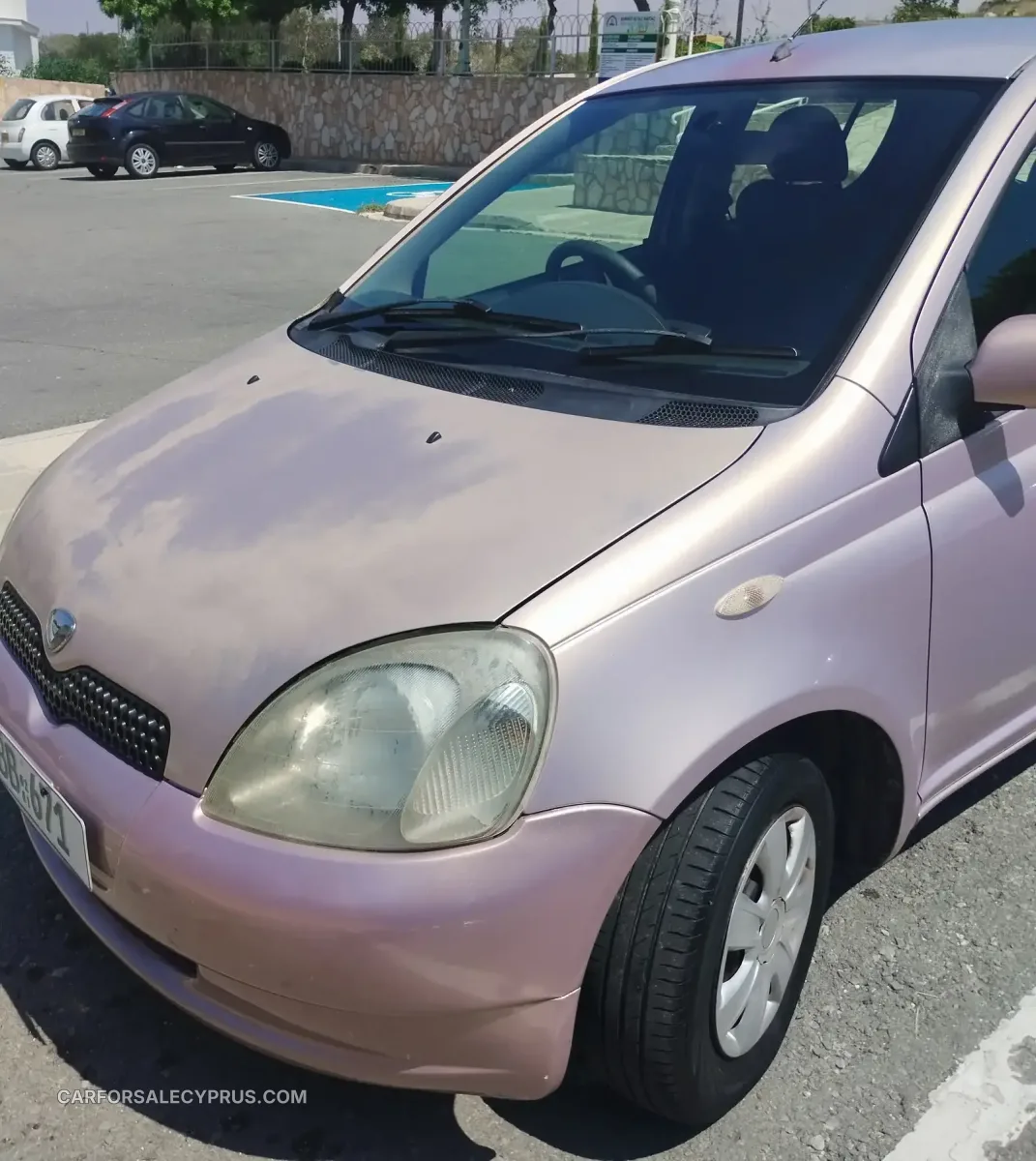 Toyota Vitz 2001