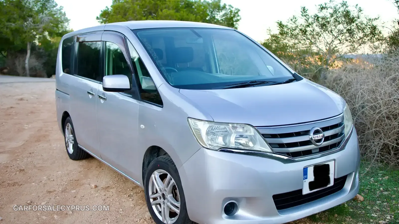Nissan Serena 2012