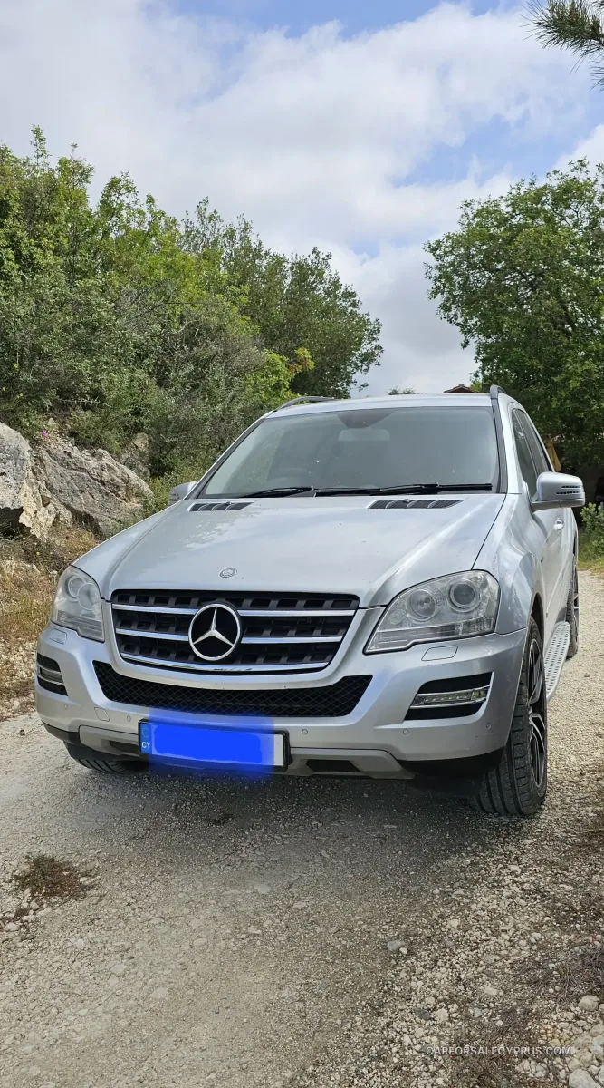Mercedes-Benz ML-Class 2010