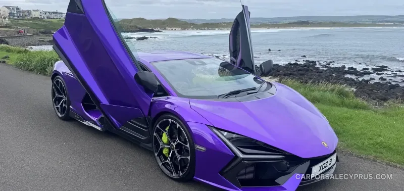 Lamborghini Revuelto 2024
