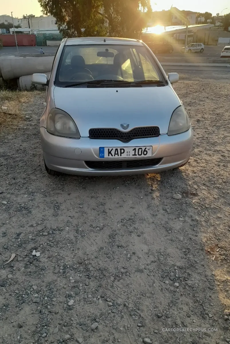 Toyota Vitz 2000