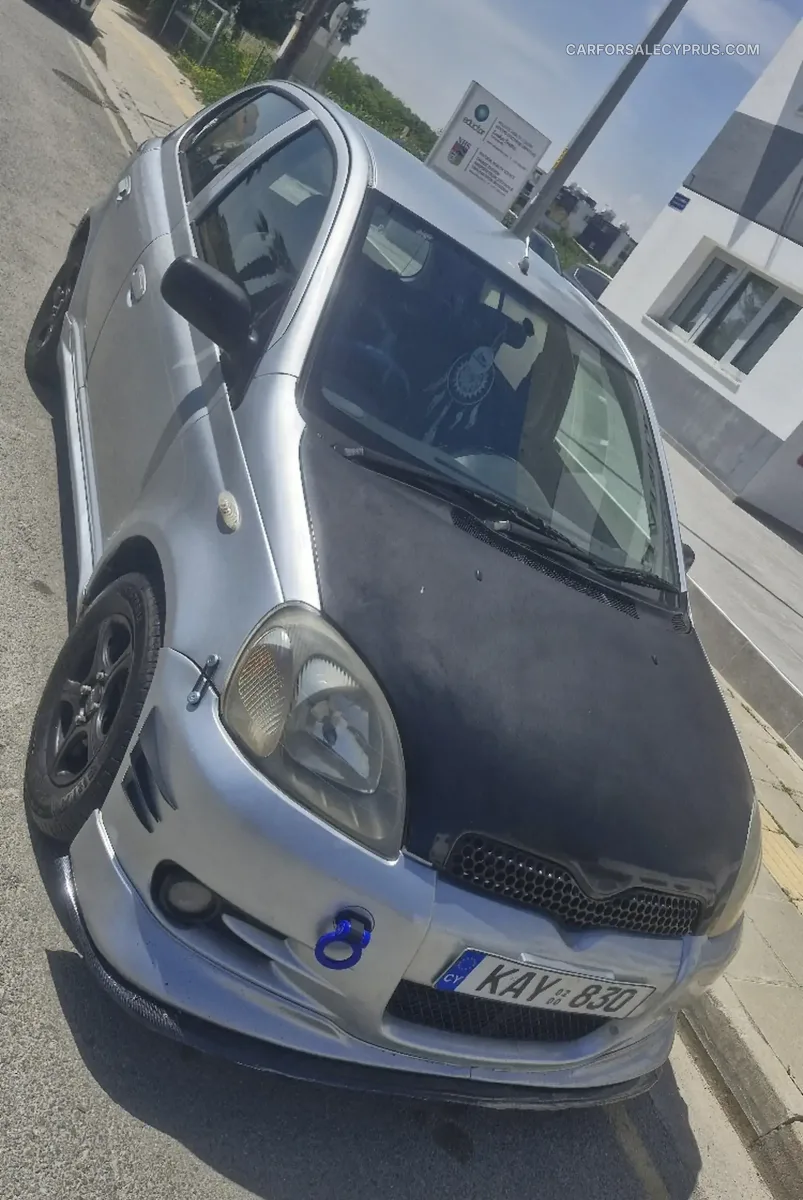 Toyota Vitz 2000