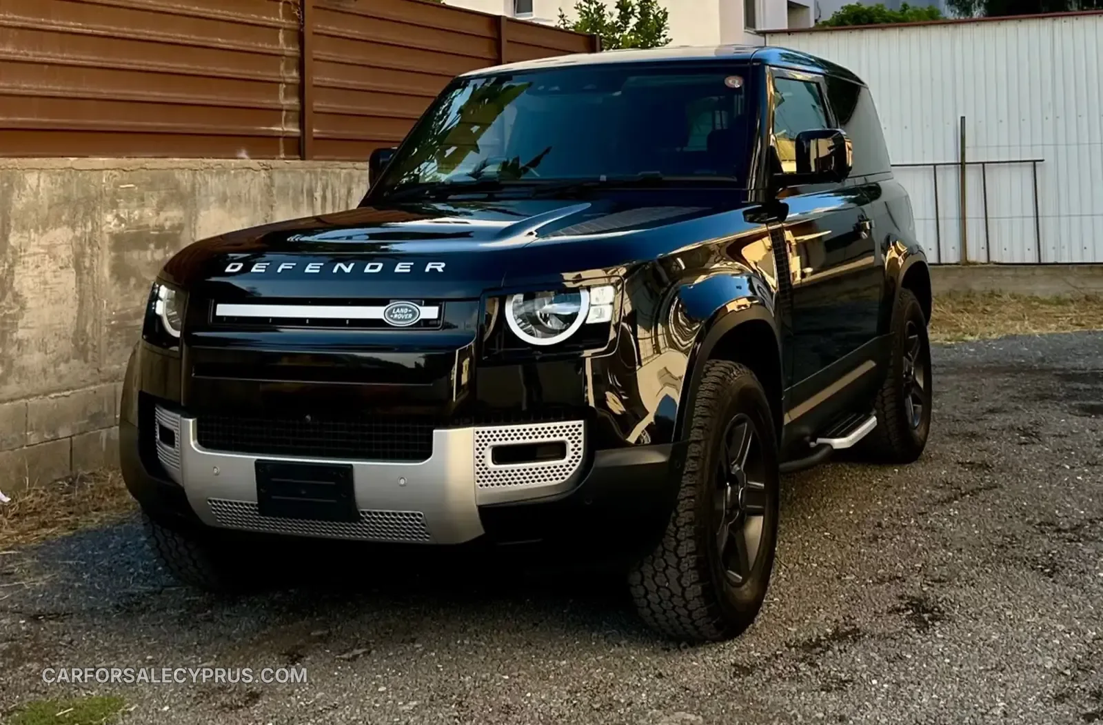 Land Rover Defender 2021