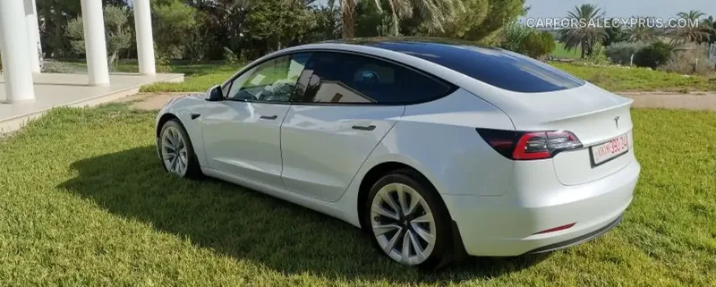 Tesla Model 3 2022