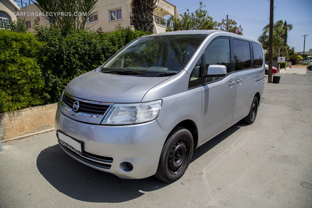 Nissan Serena 2005