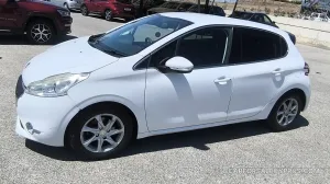 Peugeot 208 2015