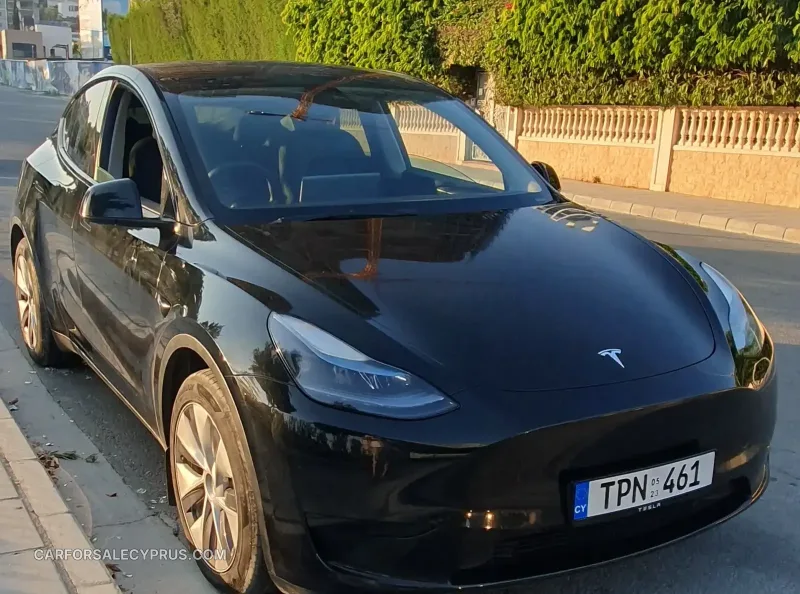 Tesla Model Y 2023