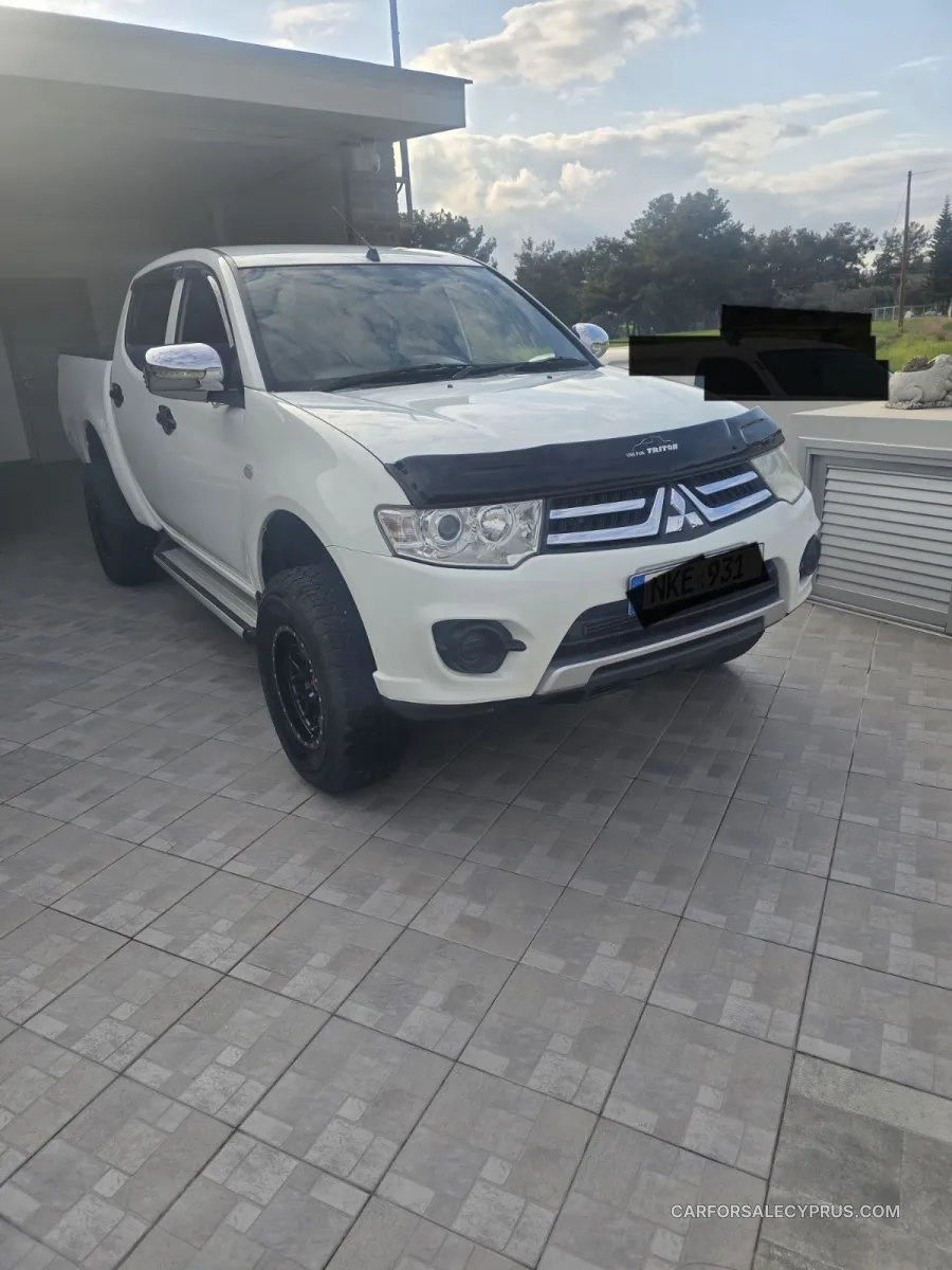 Mitsubishi L200 2015