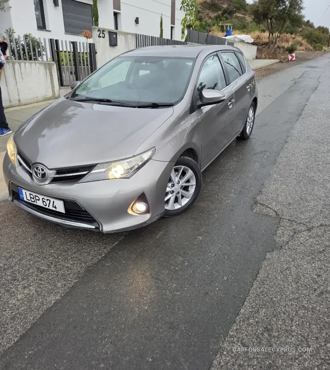 Toyota Auris 2013