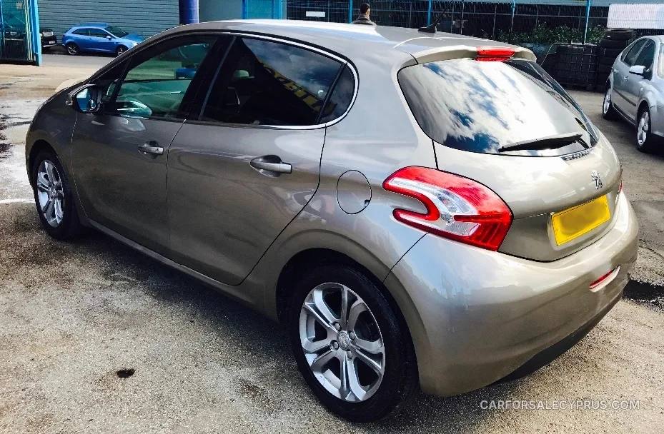 Peugeot 208 2014