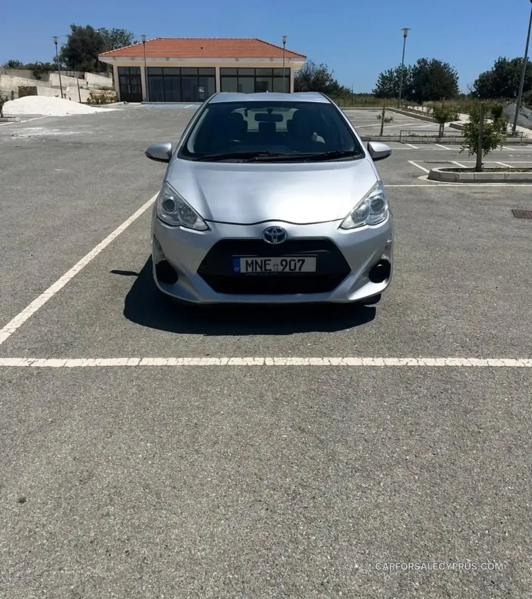 Toyota Aqua 2015