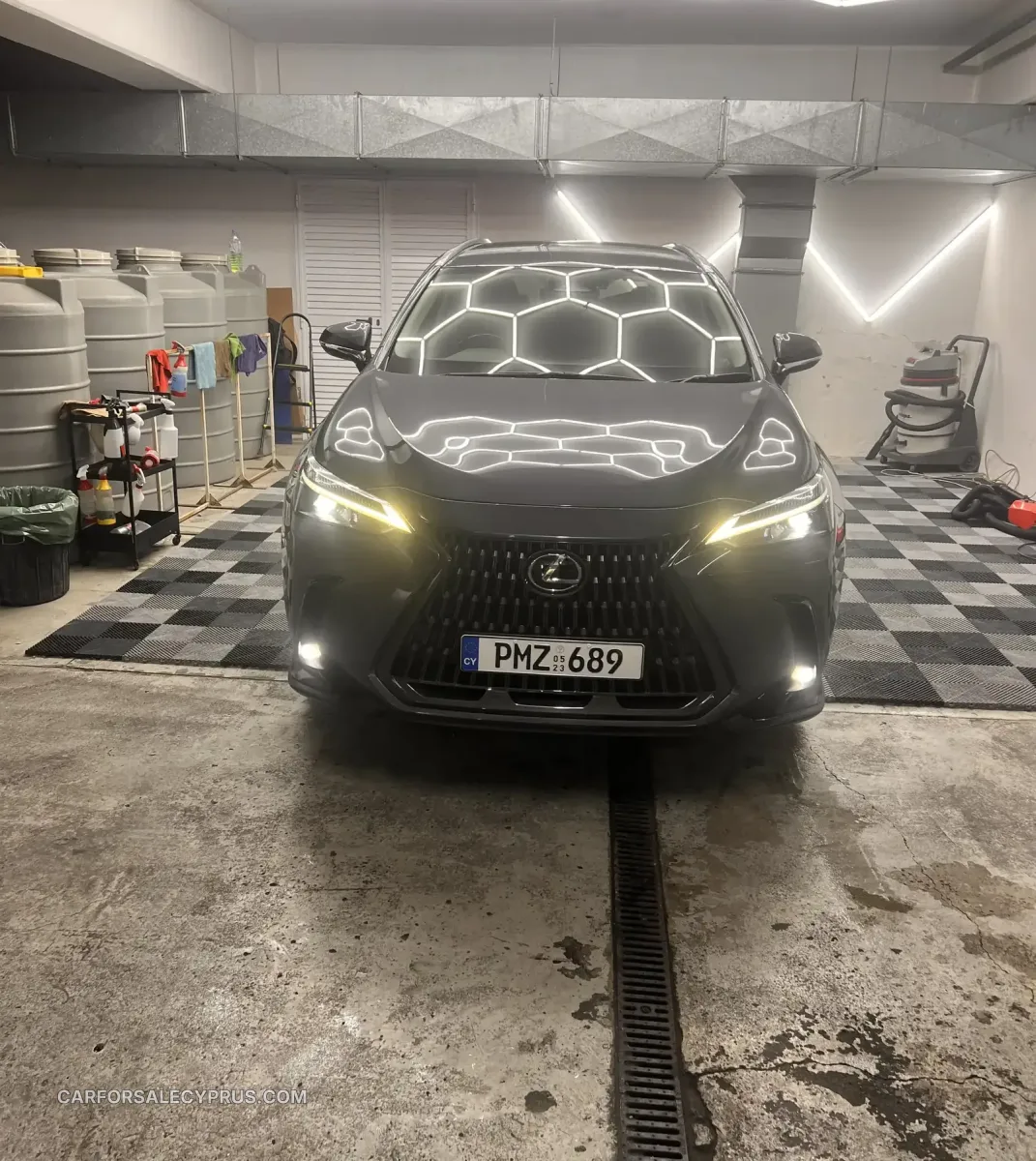 Lexus NX 2023