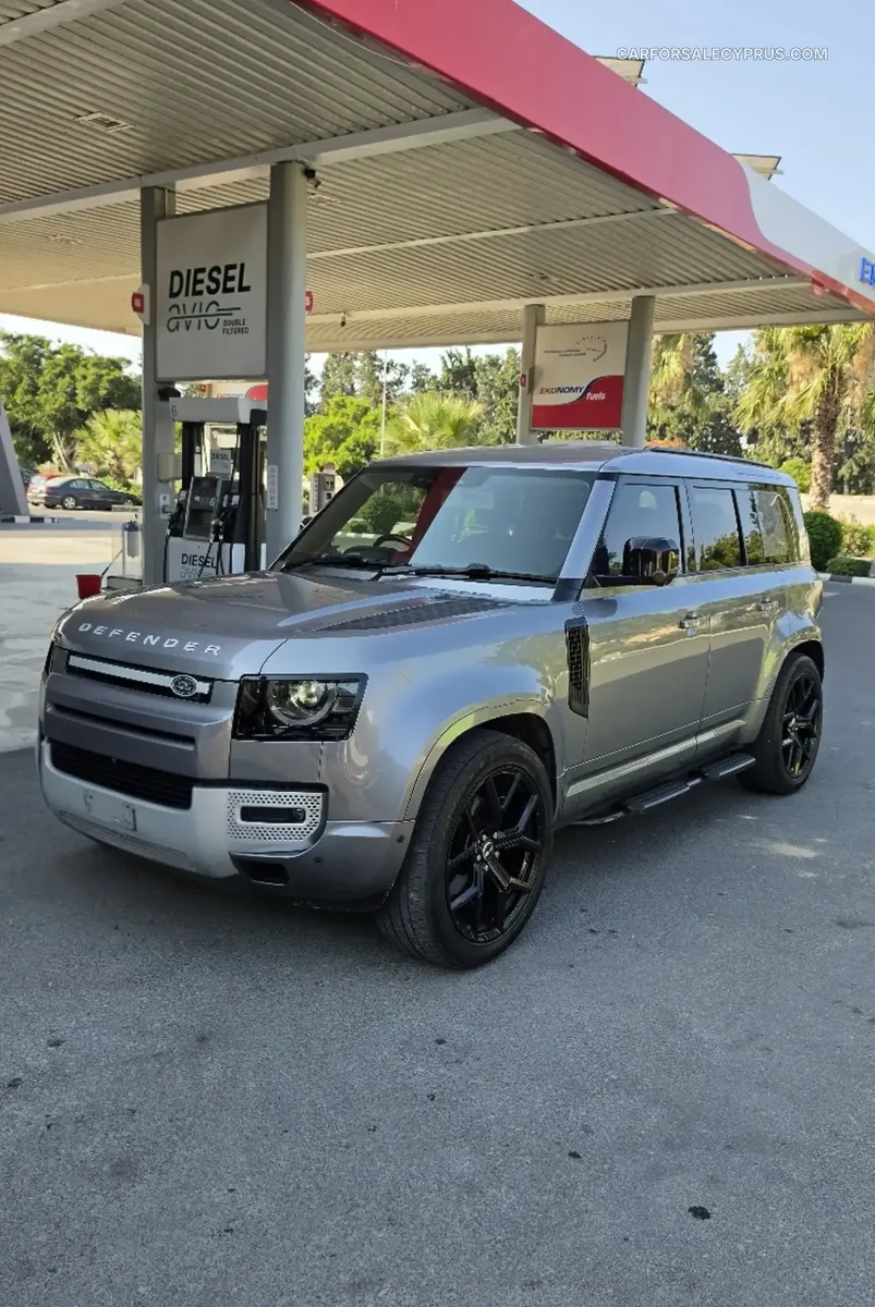 Land Rover Defender 2021