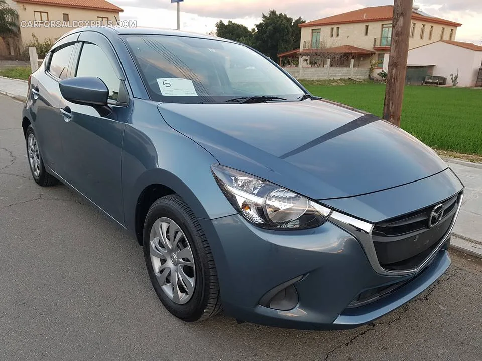 Mazda 2 2015
