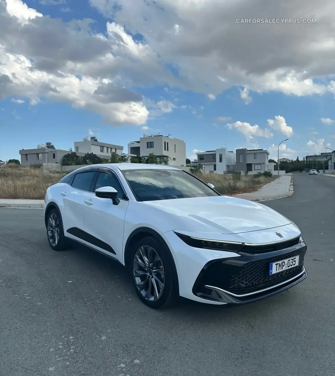 Toyota Crown 2023