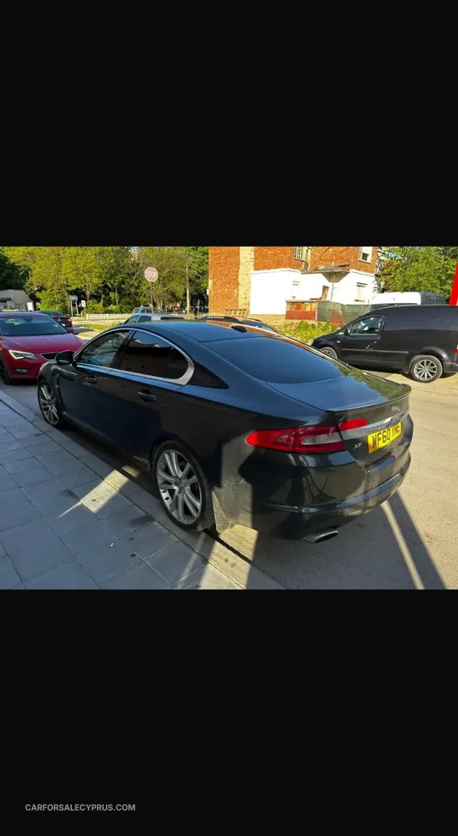 Jaguar XF 2011